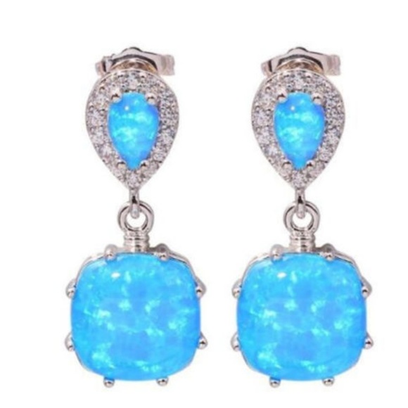 Nice earring - Picture 3 of 3